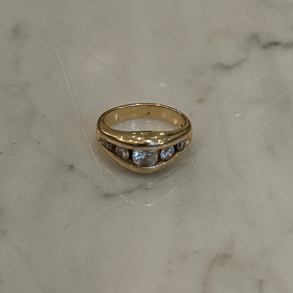 14k GOLD & DIAMOND 5 Stone Channel Set Gypsy Band Boat Ring, Circa 1980s–90s - Picture 2 of 7